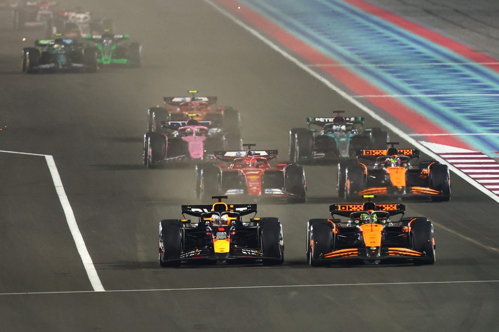 Max Verstappen y Lando Norris batallan por la primera posición en el GP de Qatar 2024
