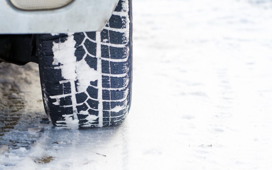 Cómo saber si mis neumáticos son válidos para circular por nieve: marcajes, normativa y límites reales
