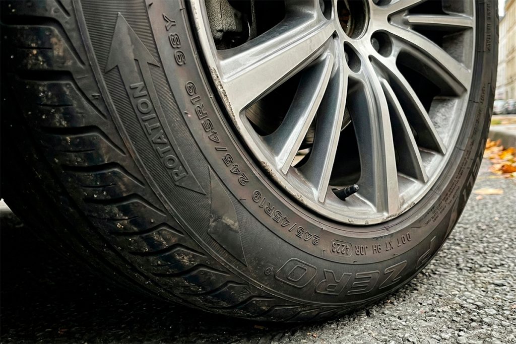 Neumatico direccional