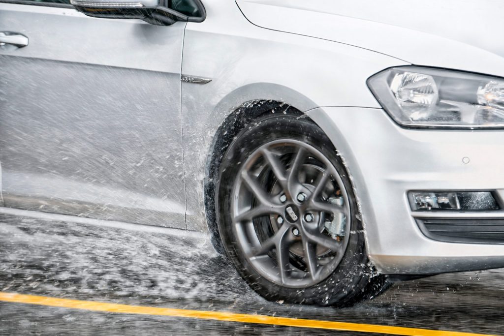 Neumático para lluvia