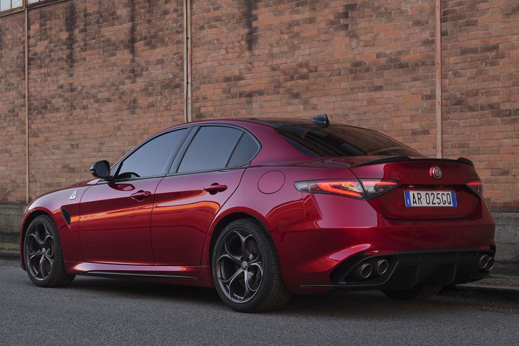 Alfa Romeo Giulia Quadrifoglio Collezione - lateral - posterior
