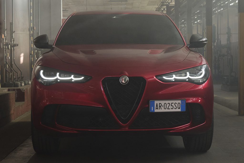 Alfa Romeo Stelvio Quadrifoglio Collezione - frontal