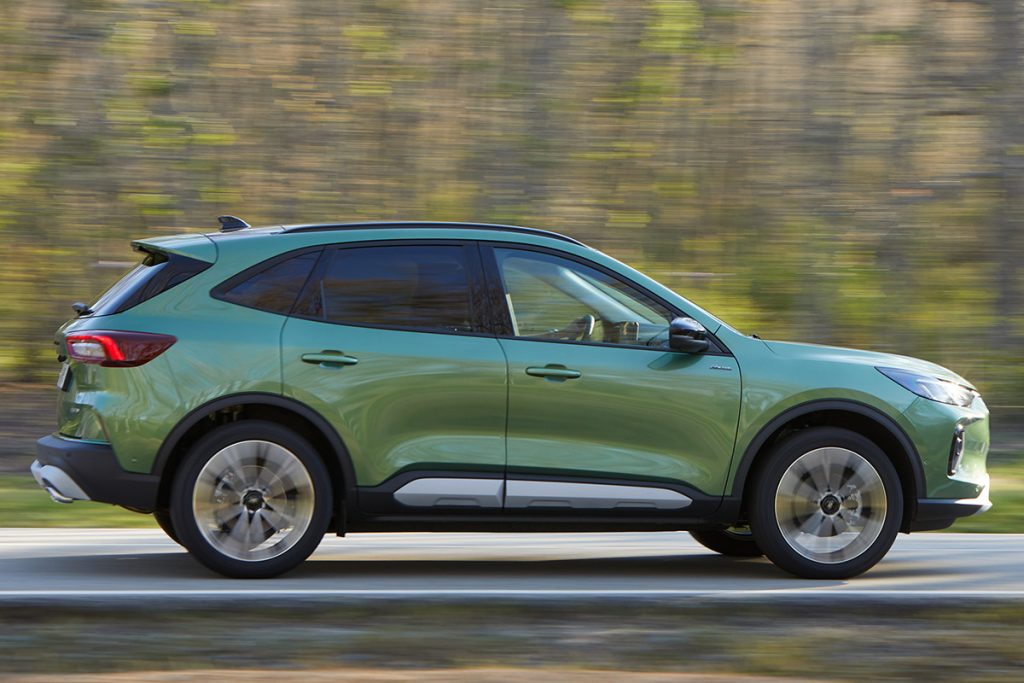 Ford Kuga - Vista lateral