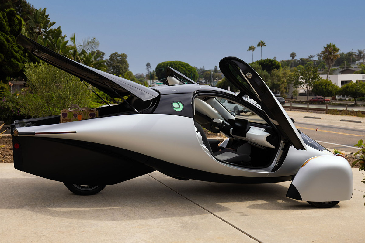 Aptera - detalle - puertas - maletero