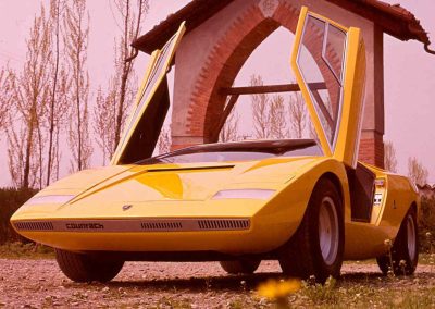 Lamborghini Countach - frontal - lateral