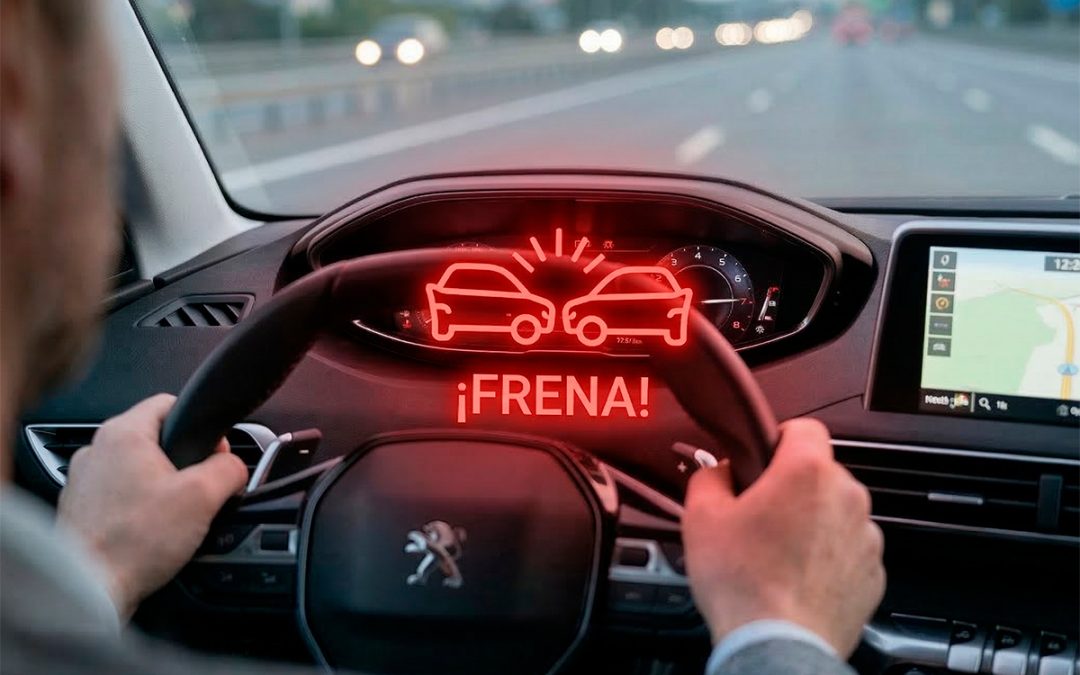 ¿Por qué tu coche detecta una colisión sin que haya un riesgo real?