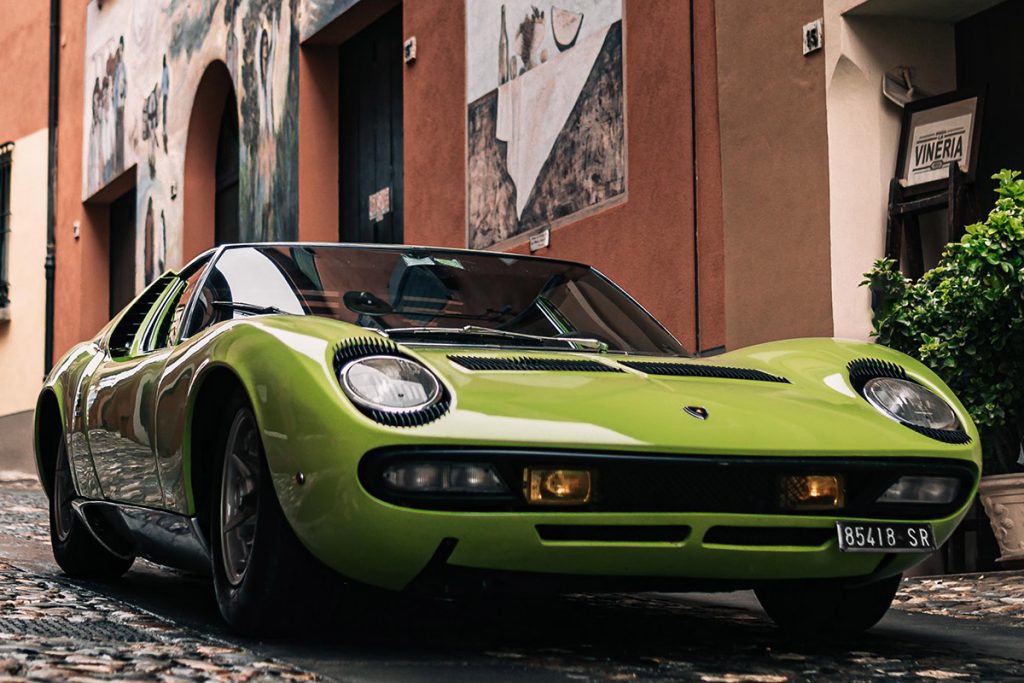 Lamborghini Miura - lateral - frontal