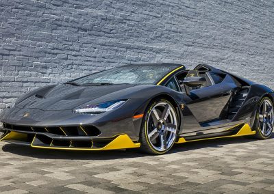 Lamborghini Centenario Roadster - frontal - lateral
