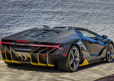 Lamborghini Centenario Roadster - posterior - lateral