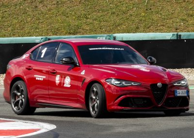 Alfa Romeo Giulia - lateral - frontal