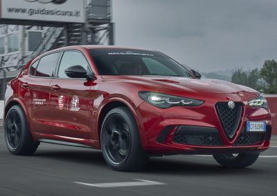 Alfa Romeo Stelvio - vista - lateral - frontal