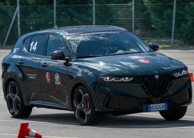 Alfa Romeo Tonale - lateral - frontal