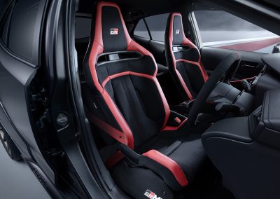 Toyota GRMN Corolla (2026) - vista - asientos