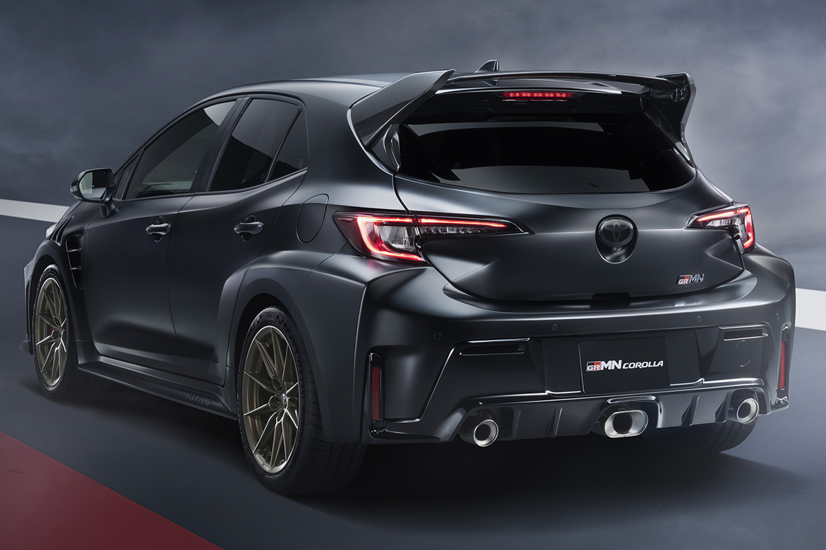 Toyota GRMN Corolla (2026) - vista - lateral - posterior