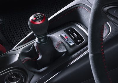 Toyota GRMN Corolla (2026) - vista - palanca - cambios