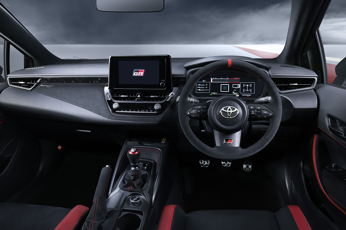 Toyota GRMN Corolla (2026) - vista - salpicadero
