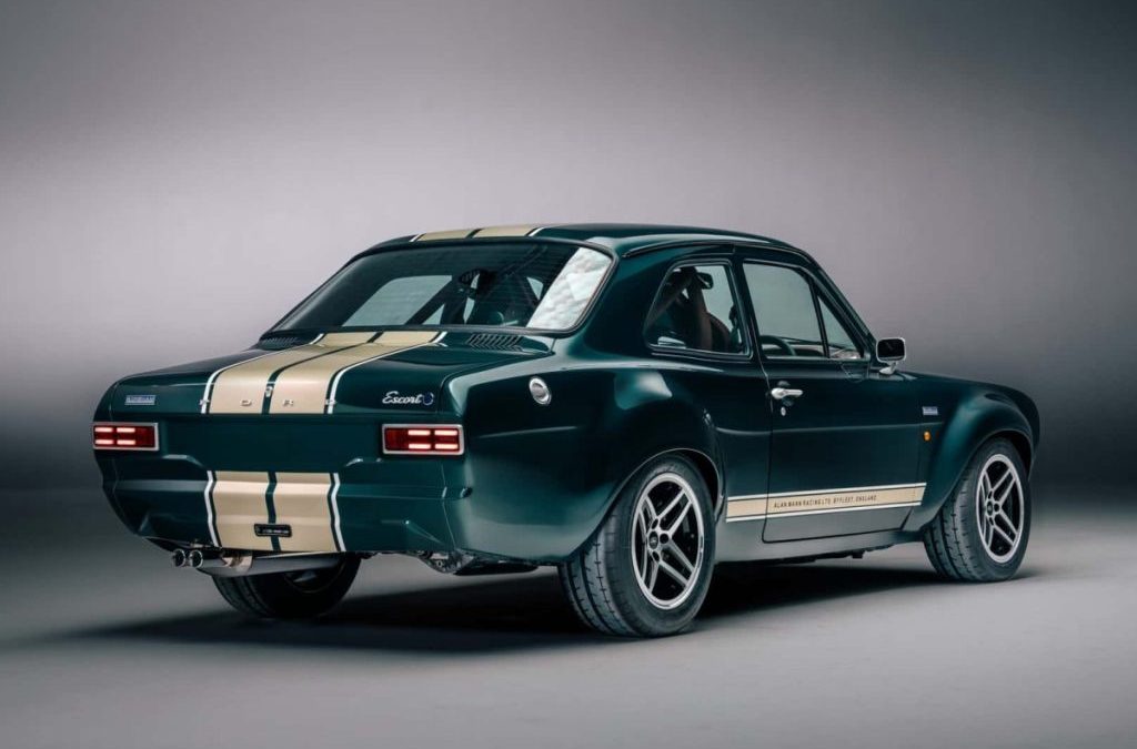 El Ford Escort RS vuelve a la vida como una bestia de 330 CV, tracción trasera y menos de 900 kg