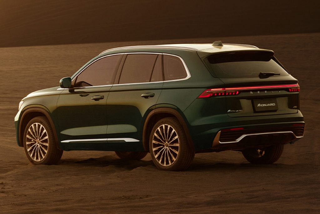 Geely Monjaro - vista lateral - posterior