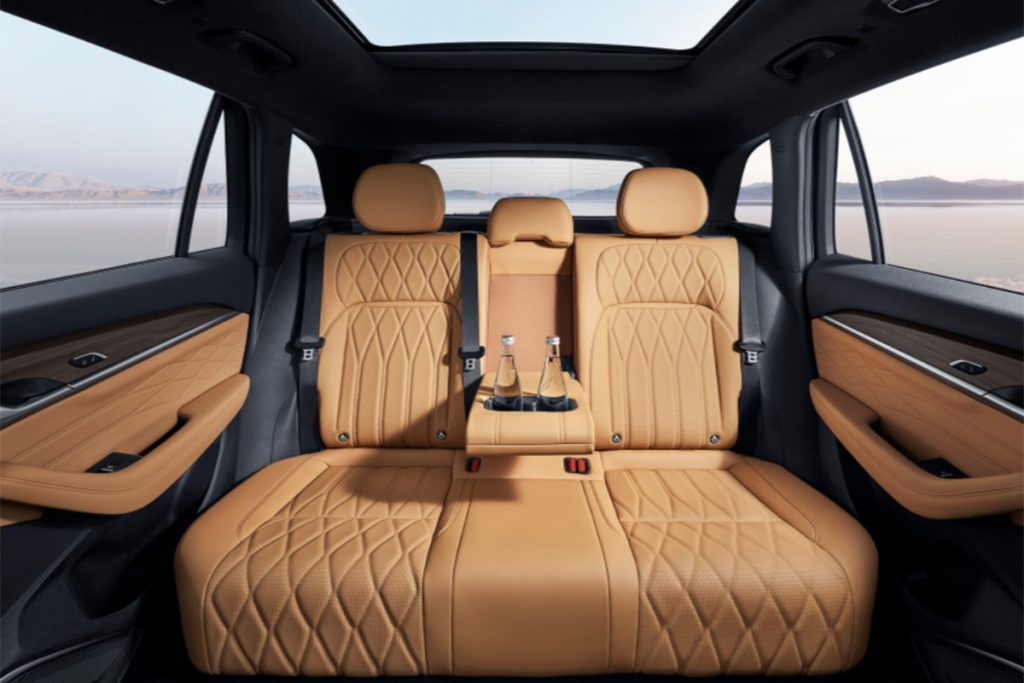 Geely Monjaro - asientos - traseros